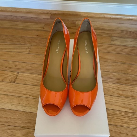 Nine West Orange Judy Peep Toe Pump, size- 9,5. - Picture 4 of 5